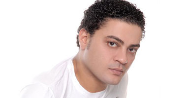 العناية الإلهية تنقذ الشاعر نادر عبد الله بعد حادث مروع