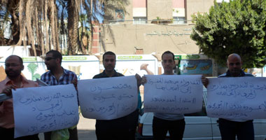 توقف مدرسة "الجهاد" بالسويس عن العمل بسبب اعتصام المعلمين
