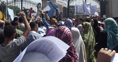 موظفو "الطاقة الذرية" يستنكرون تجاهل رئيس الهيئة لمطالبهم 