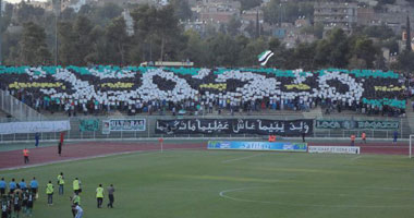 بالصور .. جماهير الجزائر تنصر الرسول على طريقتها الخاصة
