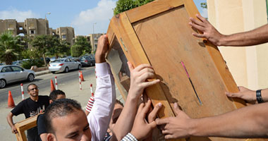اشتباكات بالجامعة الألمانية بعد منع الطلاب من الاستفتاء على اللائحة