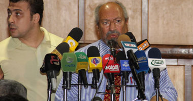 سعد الدين إبراهيم: سنعلن العصيان المدنى فى حالة فرض دستور الإخوان