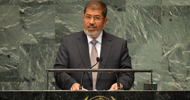 مرسى يتغيب عن إحياء ذكرى عبد الناصر وينيب السيسى 