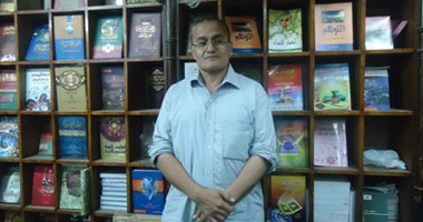 أقدم بائع كتب بالفجالة: الكتب راحت عليها.. البركة فى النت والكمبيوتر