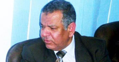 سائقو التاكسى يرفضون نزول التوك توك فى ملوى