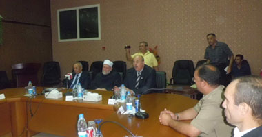 وزير الأوقاف فى مؤتمر الأئمة بشمال سيناء: العجز فى الأئمة على مستوى الجمهورية بلغ 50% وحرمة الدم من حرمة الكعبة.. ونشطاء يطالبونه بوقف تسييس المنابر وتطوير مستوى الدعاة لمكافحة الفكر الجهادى