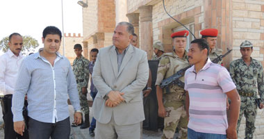 ضبط سيارة مسروقة وبداخلها فرد خرطوش بمطروح