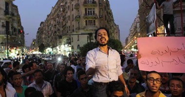 اشتباكات بين شباب 6 أبريل والأهالى  بطلعت حرب