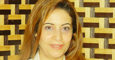 خبيرة تجميل توصى بزيت الزيتون بعد "التشقير" لتلطيف البشرة