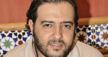 باسم شرف يحتفل بـ"جزمة واحدة مليئة بالأحداث" فى "بيت دون"