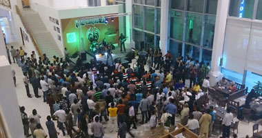 حفل لأغنيات الروك والميتال للعازفين الشباب بباب البحرين