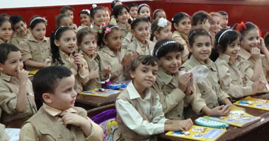 مدارس "المحظورة" بالغربية تفقد طلابها.. وطب طنطا يدشنون أسرة "تسلم الأيادى".. والإسكندرية تخاطب المالية لعدم استقطاع جزء من الصناديق الخاصة.. والقليوبية: توزيع قرار الإعفاء من المصروفات على المدارس
