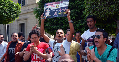 تجمعات لـ"كمل جميلك" أمام نقابة الصحفيين لتأييد "السيسى"