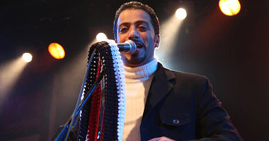 إنشاد وأغانى على الهلباوى على مسرح الجنينة