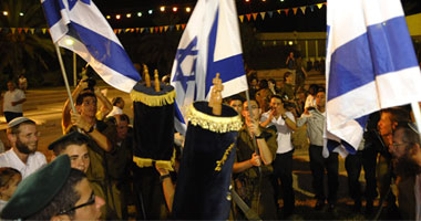 المؤتمر اليهودى العالمى يدعو إلى حظر الأحزاب النازية الجديدة