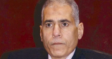 موظف يهشم رأس عامل أحذية لخلافهما على الأجرة 