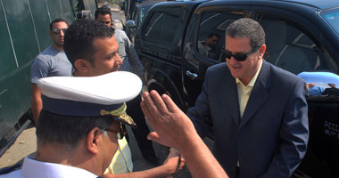 مباحث الجيزة تفحص المسجلين خطر للتوصل لمرتكبى حادث مجمع البنوك