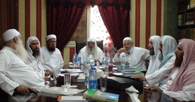 "شورى العلماء" يدعو بالكف عن العنف لتجنب المزيد من الشرور