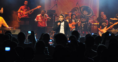 محمد عدوية يغنى أغانى والده فى ساقية الصاوى