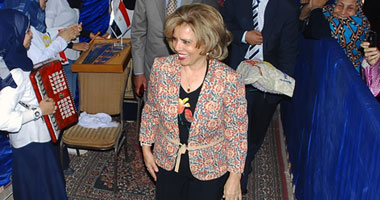 مشيرة خطاب: إجراء الكشف الطبى قبل الزواج ضرورى