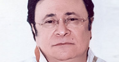 المخرج مراد منير يعتذر عن مسرحية "صعيدى آيدول"