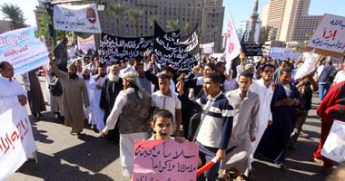 مركز القاهرة للدراسات السياسية: قرارات مرسى ثورية لكنها ليست دستورية