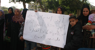 وقفة احتجاجية لأهالى الدويقة أمام حى منشأة ناصر