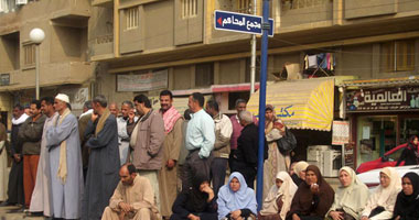 اعتصام العاملين بكهرباء "عتاقة" بالسويس