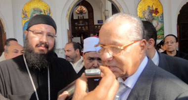 بالصور.. وزير الأوقاف يتفقد مسجداً وكنيسة بالبحر الأحمر 