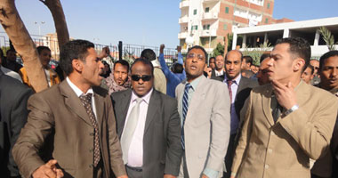 بالصور: استمرار اعتصام موظفى محكمة الغردقة