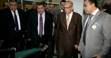 وزير الاتصالات يتفقد مطابع البريد.. ويرأس أول اجتماع لمجلس الإدارة