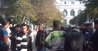 العاملون بجامعة قناة السويس يتبرعون بأجر يوم من رواتبهم
