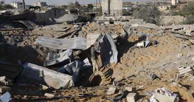 قوات الاحتلال تخطر فلسطينيين بهدم 11 منزلا فى قرية قلقيلية شمال غرب الضفة