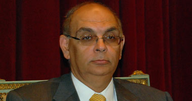 طلاب الدراسات العليا بحقوق المنصورة يعترضون موكب وزير التعليم العالى