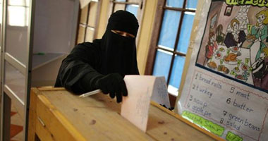 ربة منزل تتعدى على رئيسة لجنة لطلبها كشف نقاب ناخبة بالمنوفية