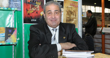 الكاتب نبيل فاروق فى ندوة حول أسس الكتابة للشباب