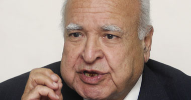 إبراهيم درويش: الدستور أولا لأنه لا مؤسسات أو تشريعات بدونه والحديث عن مواد فوق دستورية "عك".. والمحكمة الدستورية انتهى دورها منذ 2000 ورئيسها الحالى لا علاقة له بالدستور