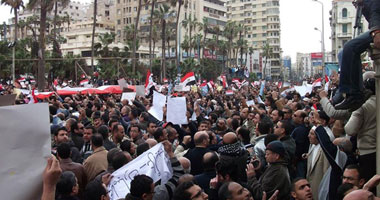 مسيرة سلمية ضخمة تجوب أسوان ابتهاجا بنجاح الثورة