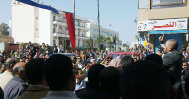 بالصور.. صلاة الغائب بمطروح على شهداء ثورة 25 يناير