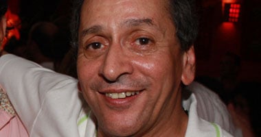 عمر عبد العزيز: المخرج محمد النجار كان يمدنا بالطاقة الإيجابية حتى لو بيمر بظروف سيئة
