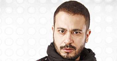 شاهد محمد نجاتى فى لوك جديد بفيلم "ليلة في الجحيم"