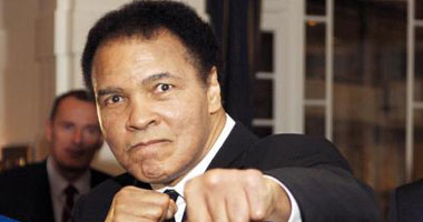 محمد على كلاى يخرج من المستشفى بعد تماثله للشفاء (تحديث)