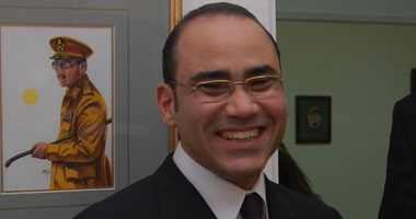 وزير الثقافة يفتتح معرض "زهرة اللوتس" لعمرو فهمى 20 يونيو
