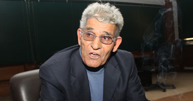 محمد عفيفى مطر.. قصائد مغايرة لشاعر "الجوع والقمر"
