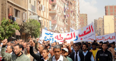 متظاهرون يتوجهون بمسيرة من التحرير إلى ميدان رمسيس