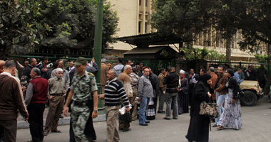 وقفة احتجاجية أمام مكتب القوى العاملة بالبحر الأحمر