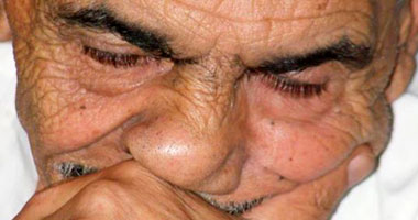 "محمد كامل"عاش حياته بين الكتب.. وعشق انتقاء المجلات 