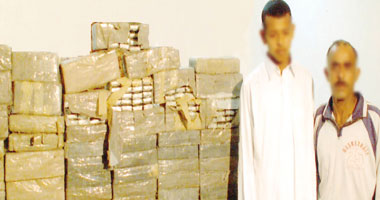 ضبط سيارة بها 1240 طربة حشيش بالسويس