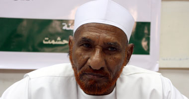 السلطات السودانية تعتزم القبض على الصادق المهدى ومناوى عبر "الانتربول"