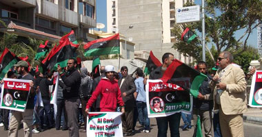 الجالية الليبية تنظم مظاهرة بالإسكندرية للتضامن مع ثورة بلادهم